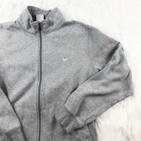 Nike Tops - 💠NIKE gray sweatshirt zip up💠